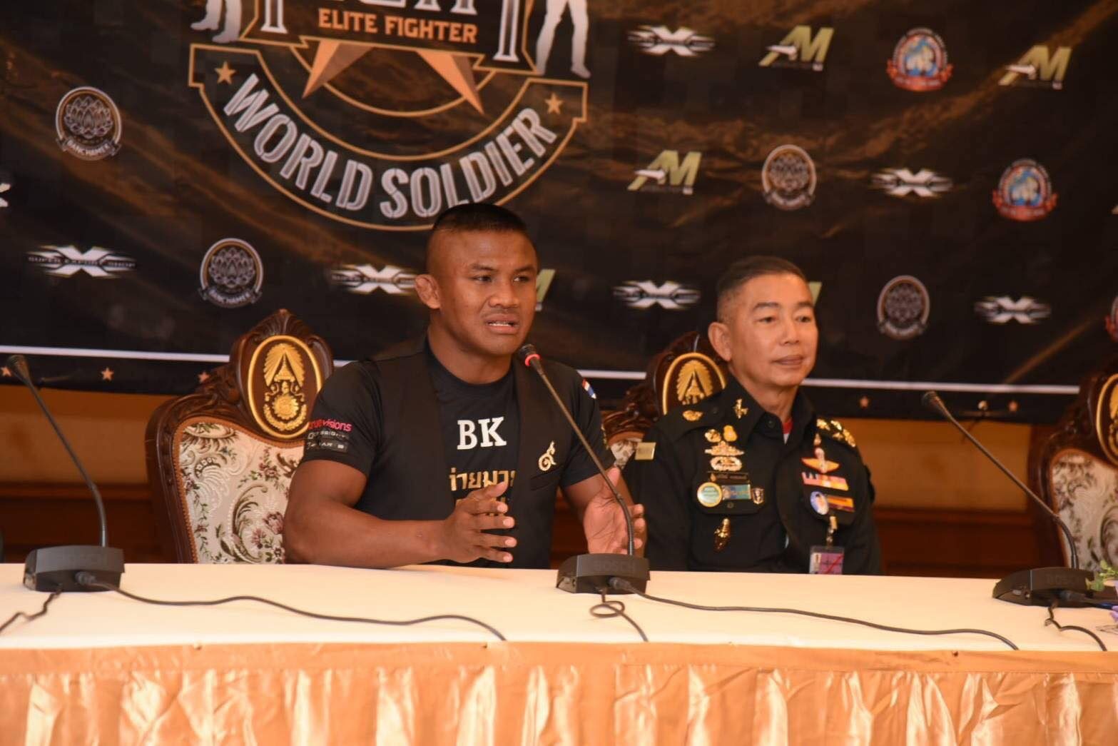 การแข่งขันชกมวยไทยศึก “All Star Fight World Soldier”