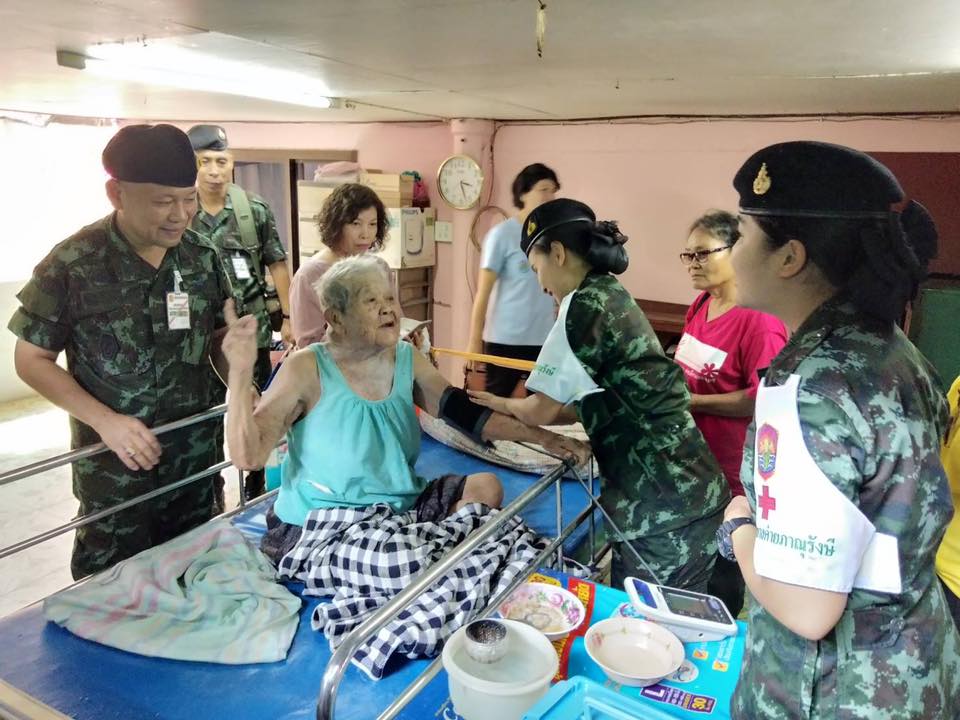 กองทัพบกห่วงใยประชาชน..ลงพื้นที่ตรวจเยี่ยมผู้ป่วยติดเตียงที่ยากไร้