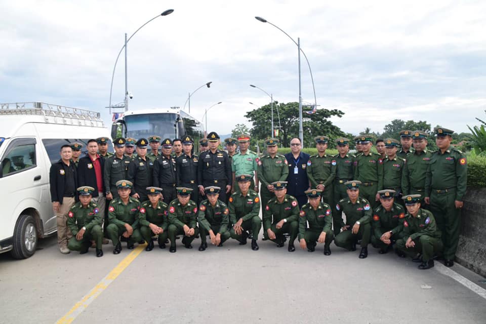 ทบ.ไทย- ทบ.เมียนมา แลกเปลี่ยนความรู้...ด้านการเกษตรสัมพันธ์สองแผ่นดิน  Royal Thai Army and Myanmar Army built up relationship by exchanging agricultural knowledge.