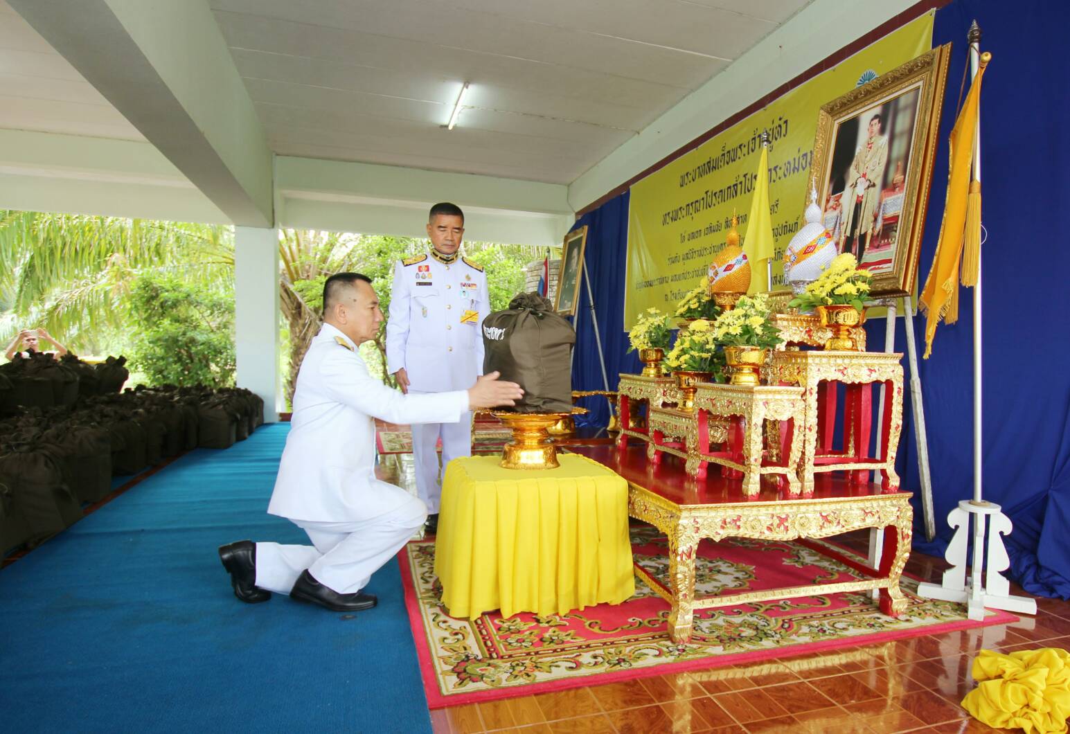 พระบาทสมเด็จพระวชิรเกล้าเจ้าอยู่หัว ทรงพระกรุณาโปรดเกล้าฯ