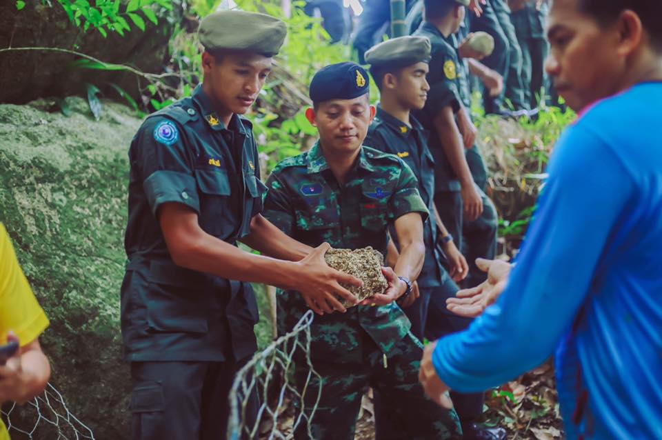 โครงการ "สร้างฝายปิดทองหลังพระสืบสานพระราชดำริฯ " ฝายหินจน ชะลอน้ำ สร้างความชุ่มชื้นให้แก่ผืนป่า