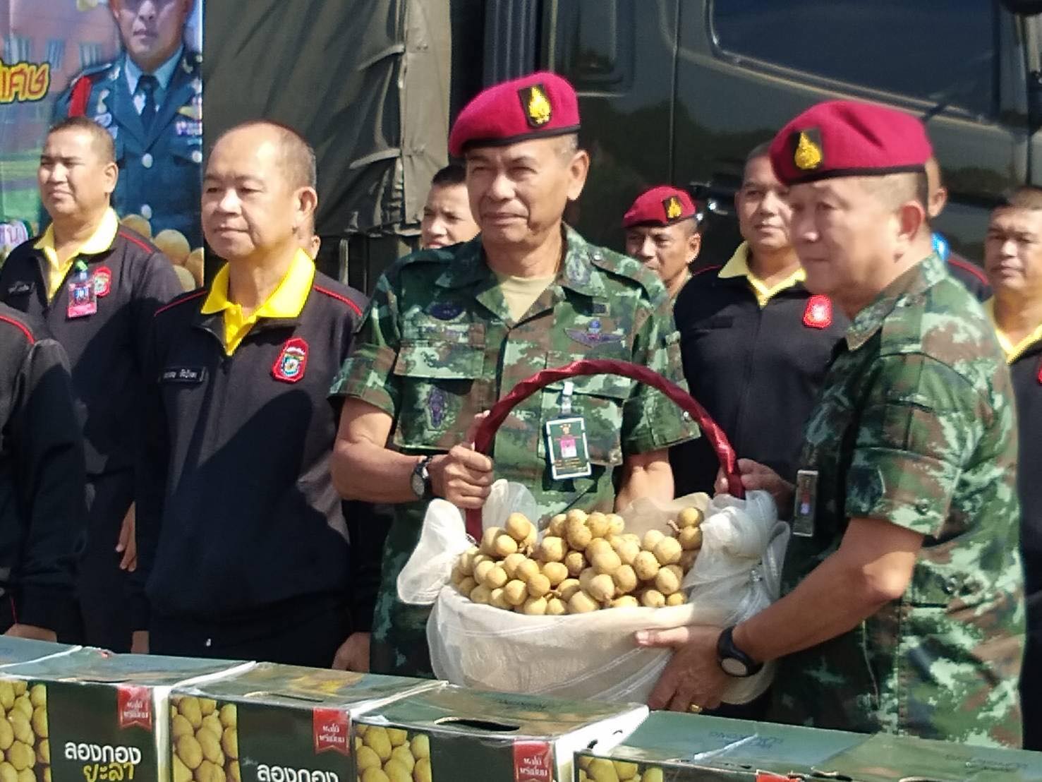 รบพิเศษร่วมภาคเอกชนจัดโครงการอุดหนุนลองกองชายแดนใต้