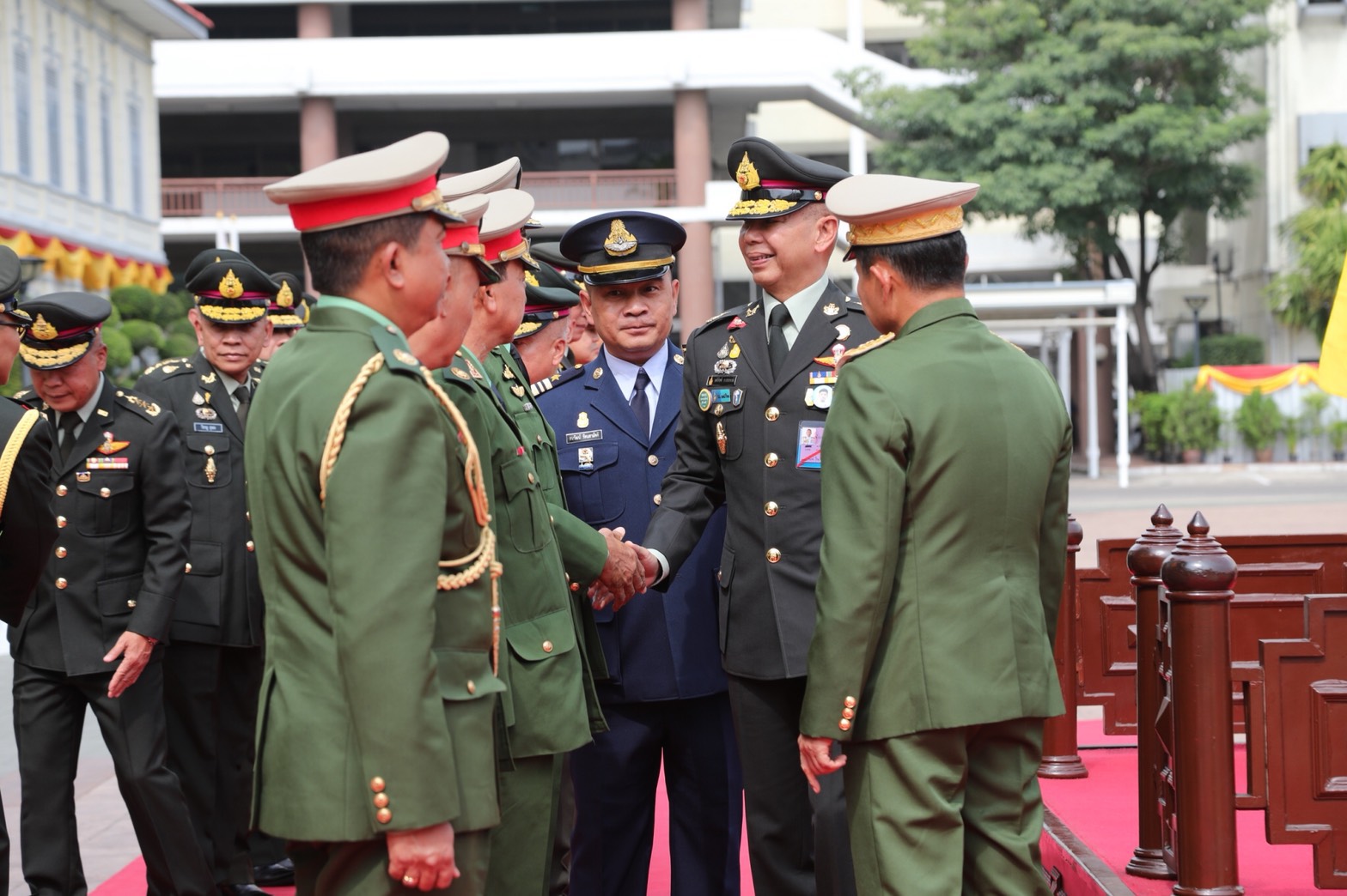 ผู้บัญชาการทหารบกไทย ต้อนรับ รองผู้บัญชาการทหารสูงสุด/ผู้บัญชาการทหารบกเมียนมา อย่างเป็นทางการ