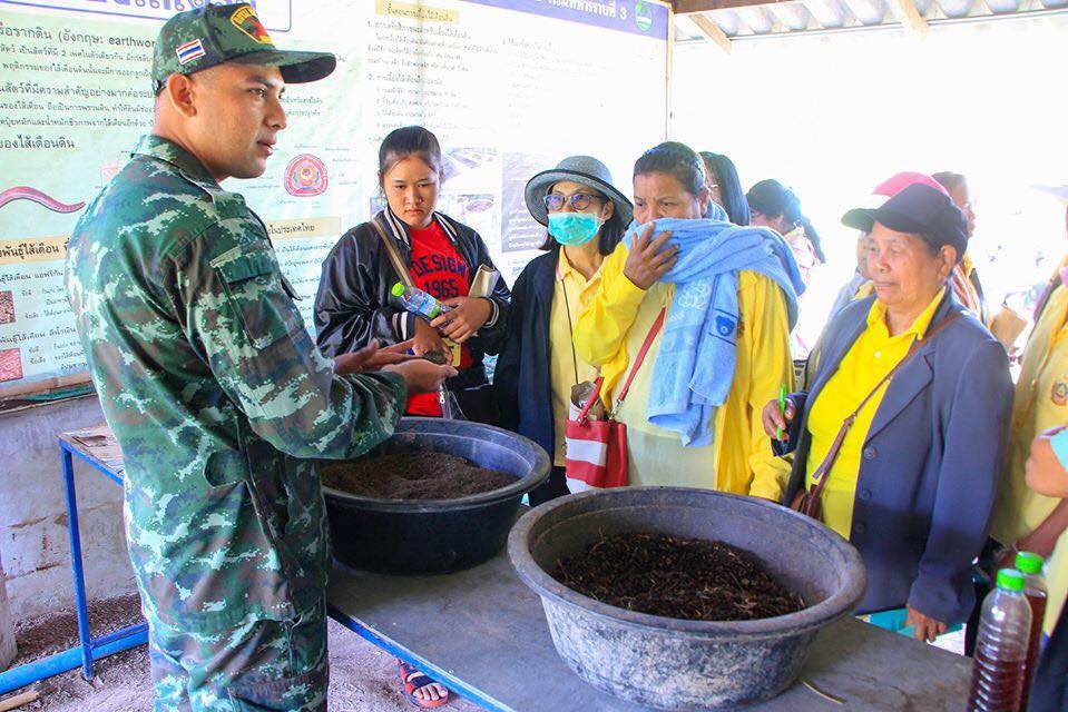 ชาวใต้สงขลาเห็นดี ได้ท่องเที่ยว ได้ความรู้ ที่ แหล่งท่องเที่ยวในเขตทหาร ร.3 พัน.2 จ.นครราชสีมา