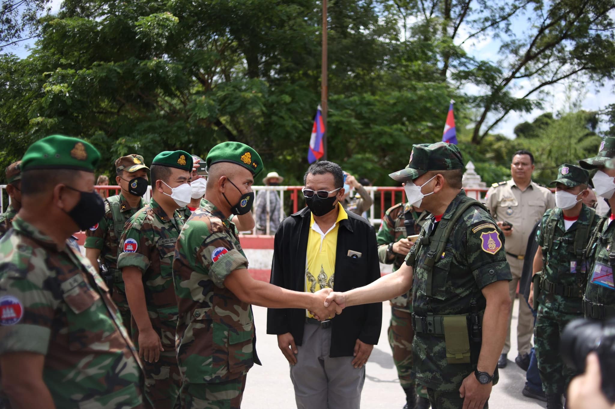 “ พิทักษ์ราชัน ปกป้องประชา รักษาแผ่นดิน “