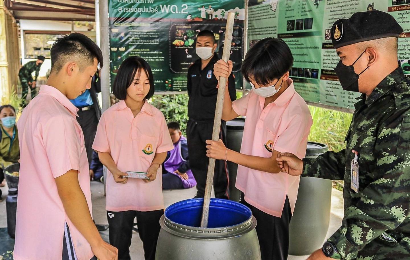 ขับเคลื่อนโครงการทหารพันธุ์ดี “ชุมชนเบิกบาน อาหารปลอดภัย”